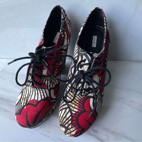 NWT Urban Outfitters Abstract Floral Motif Block Geo Heel | Women's 9 - Picture 3 of 15